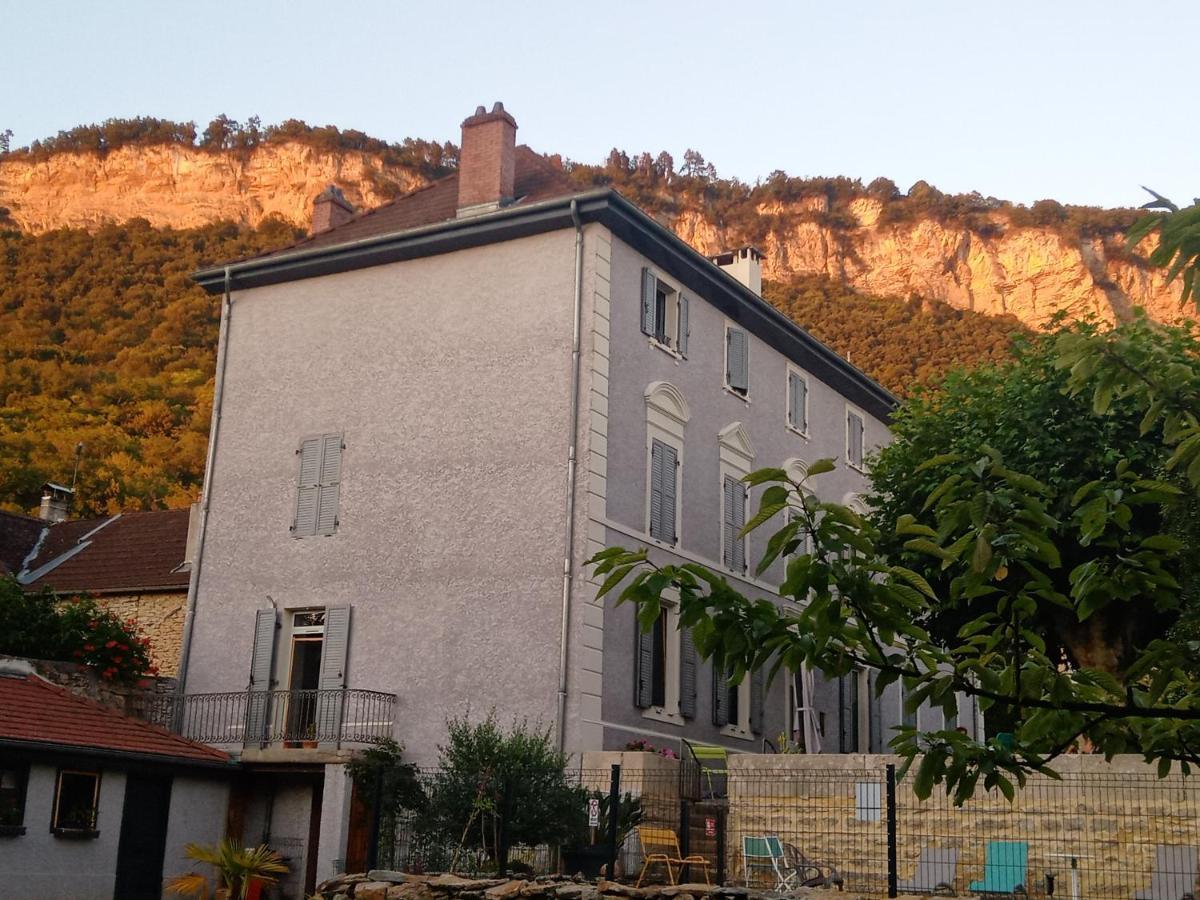 Hotel A Deux Pas Du Rheby Villebois Exterior foto